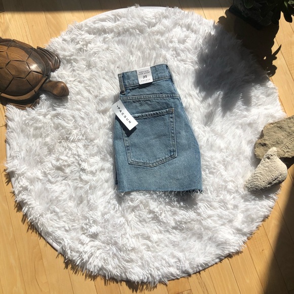 🔴SOLD🔴PacSun Thalia Denim High Rise Icon Shorts - Picture 1 of 10